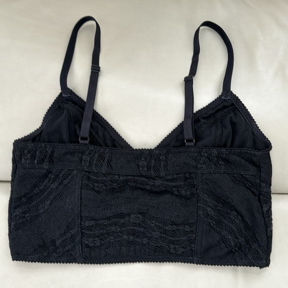 5/$20 Intimately Free People black lace bralette size S - Picture 2 of 4